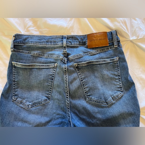 Lucky Brand ankle-length jeans. Frayed hem. Size 12 - Picture 8 of 8